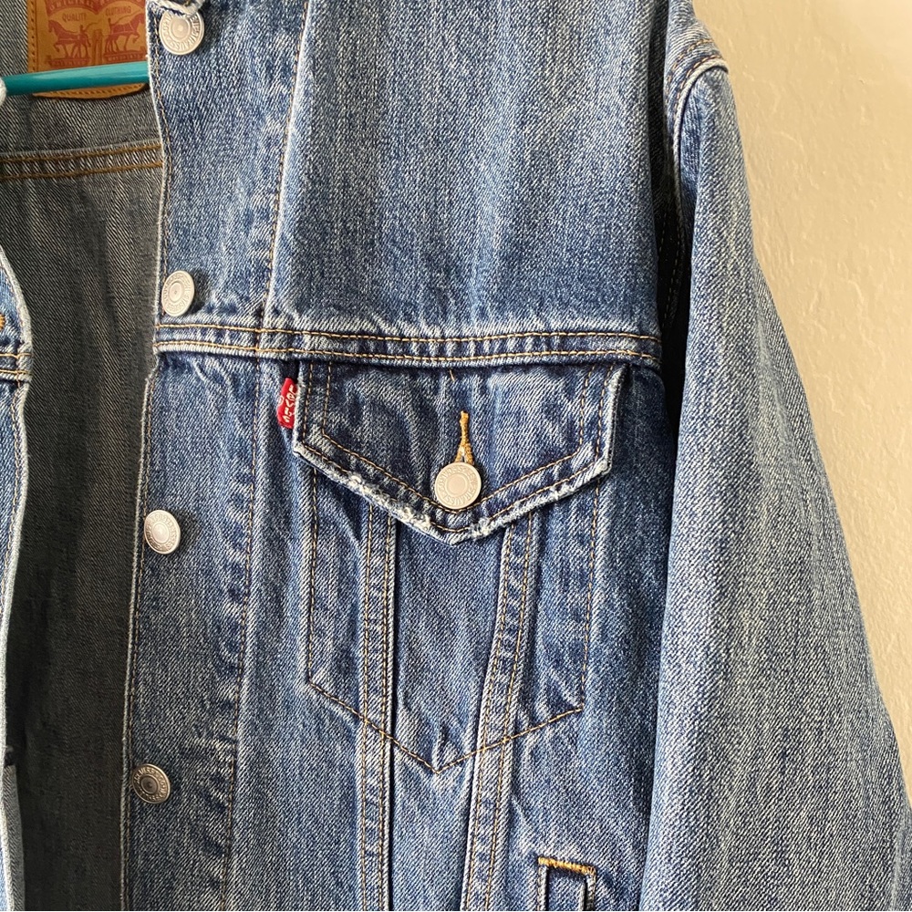 Levi’s Denim Jacket - Picture 4 of 13